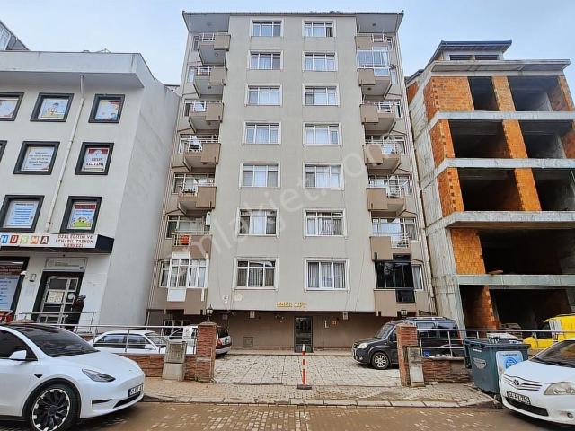 İzmit Merkezde Full Eşyalı 3+1 Arakat Kiralık Daire