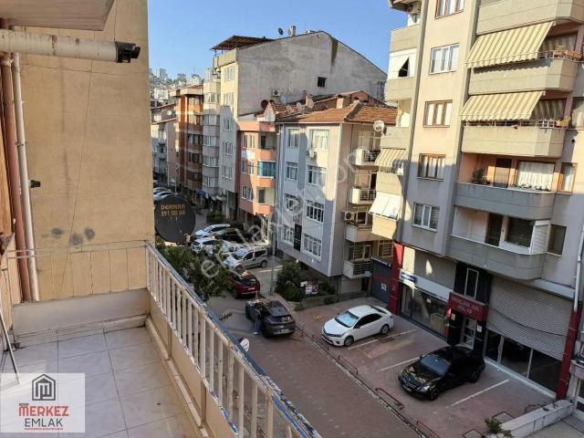 İzmit Merkez'de Kiralık 3+1 Arakat Daire