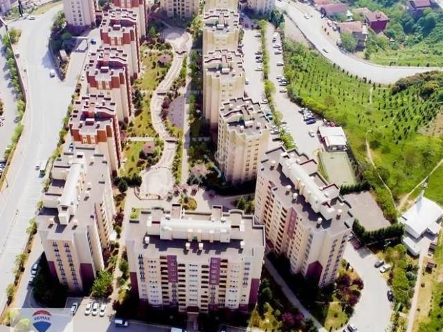 İzmitkent 2. Etap Sitesinde 2+1 Net 105 M2 Arakat Kiralık Daire