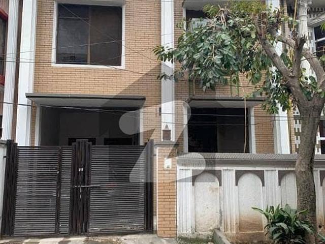 I 10/2 Street 27 4 Beds/4 Bathrooms