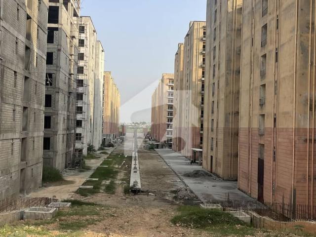I 12/1 PHA flat for sale on 7th floor