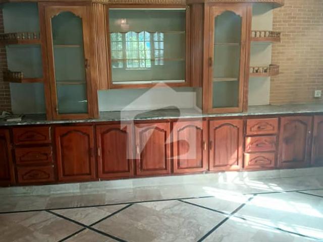 I 8/4 duplex independent 4 bedrooms house 300k