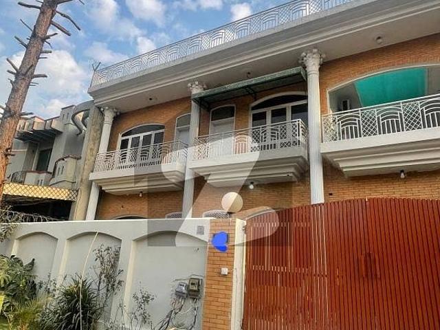 I 8/4. Ground Portion Available For Rent Park Face. Ideal Location More Options Available