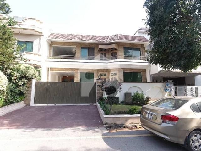 I 8/4 House Sized 3200 Square Feet