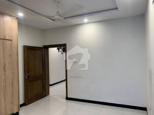 I 8/2 Flat For Rent