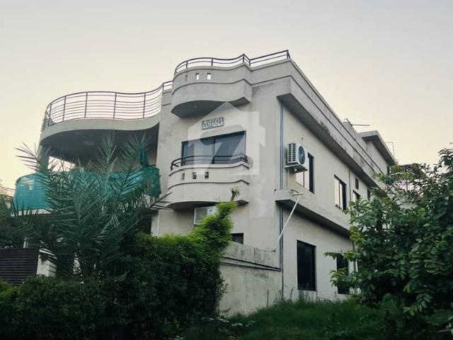 I 8/2 40x80 Upper Portion Available For Rent More Options Available