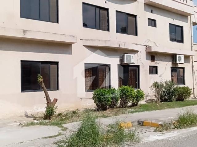 I 8/2.40x80 Upper Portion Separate Gate Available For Rent Ideal Location More Options Available