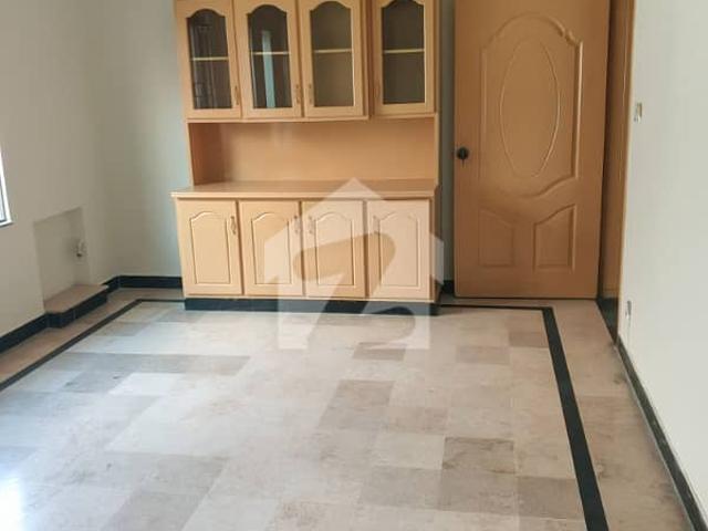 I 8/3 corner 12 marla upper portion 3 bed 3 bath servent 2 car parking 150k final