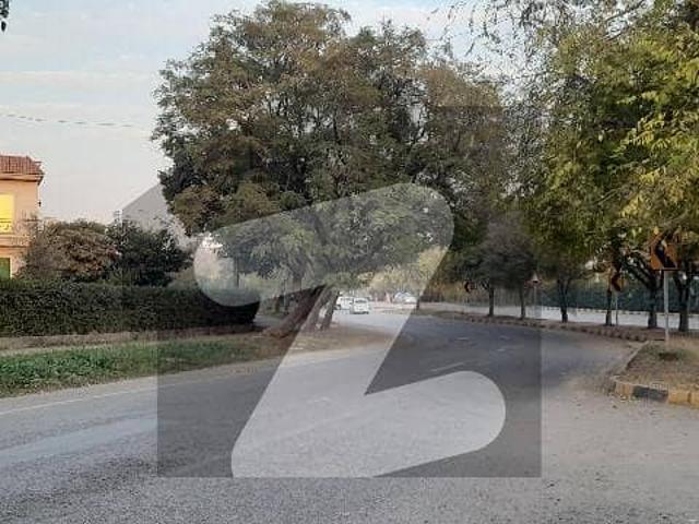 I 8/3 Triple Storey House 14 Marla For Sale