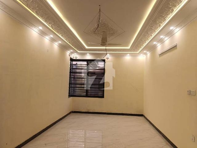 I 8/3 3200 Square Feet Upper Portion Up For Rent
