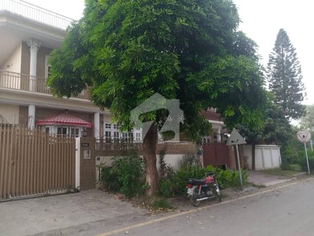 I 8 Beautiful Near Kachnar Park Full House For Rent
