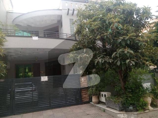 I 8 Beautiful Upper Portion For Rent