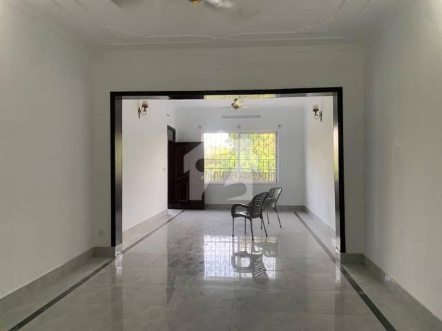 I 8 House Sized 2800 Square Feet Is Available