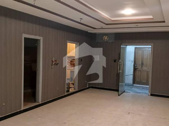 I 8 markaz 1st floor hall 1000 sqft 2 washrooms 200k final no bargaining