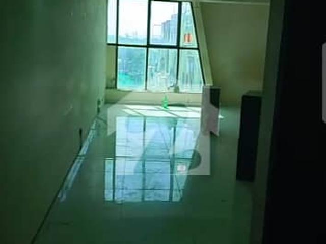 I 8 markaz 3rd floor 750 sqft office with bath 100k without lift