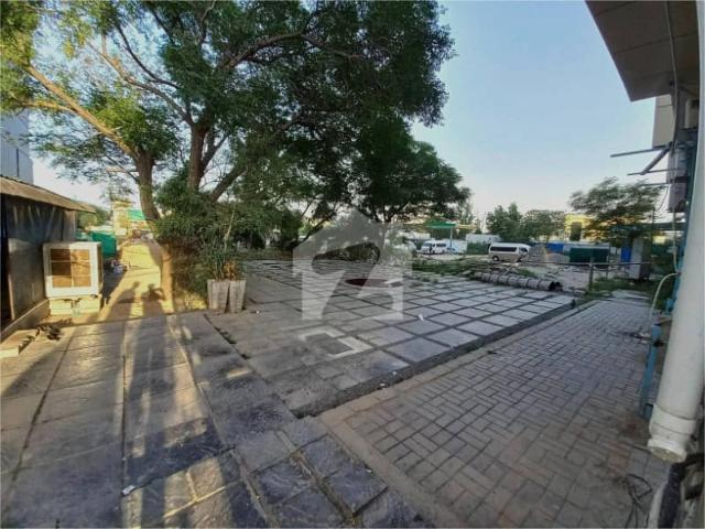 I 8 Markaz 816 Sqft Main Road Corner Shop for Resturent, Cafe, Brand with Big Open Dining Space For Rent