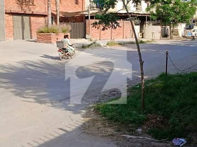 I 9 industrial plot 100*220 excellent location for sale