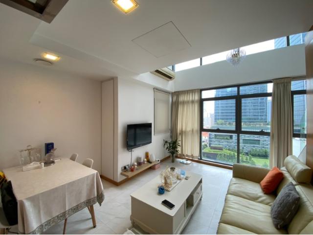 Icon Apartment For Sale, $1,170,000, 1 Bed 1 Bath 657 sqft $1,781.00 psf
