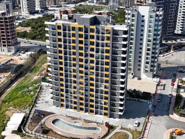 Icon'dan Akdeniz Mah'de Havuzlu Açık Balkonlu Şık 2+1
