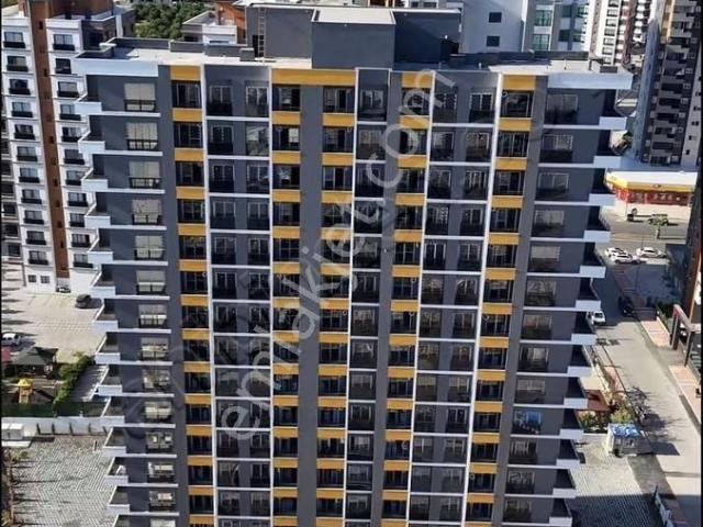 Icon'dan Akdeniz Mah'de Marka Projede 3 Cepheli Köşe 2+1 Ler