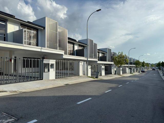 Iconia Garden Impian Emas Brand new 2 Storey house for Sale