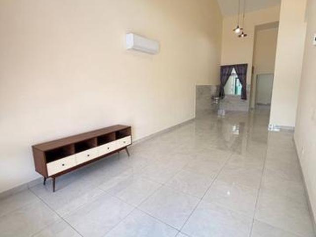 Iconia Residence Single Story Impian Emas Unblock View