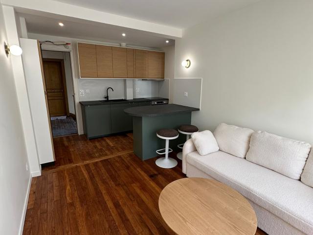 Iconic 1 Bedroom Parisian Flat in batignolles furnished and serviced