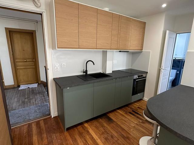 Iconic 1 Bedroom Parisian Flat in batignolles furnished and serviced, Paris Amsterdam Apartments for Rent