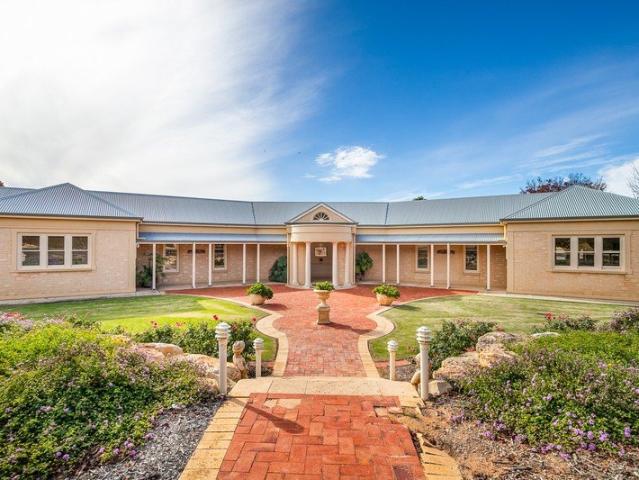 Iconic Murray River Luxury Estate