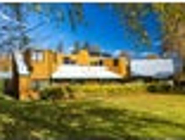 Iconic Tussock Lodge