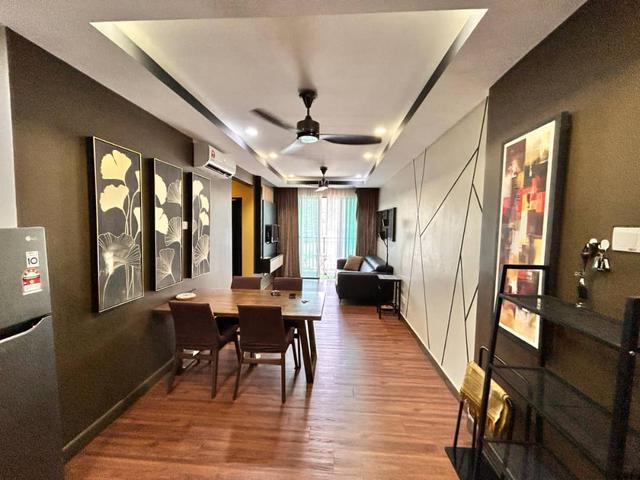 Iconic Vue Batu Ferringhi 850SF Fully Furnished Renovated 1Carpark