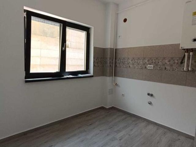 IASI Proprietar, inchiriez ap.2 camere, nou, nemobilat, parter/300 eur