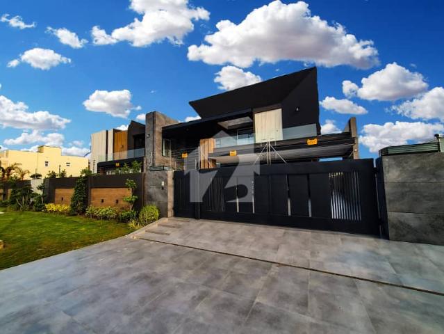 IBM ESTATE PROUDLY OFFERS 2 Kanal Elegant Ultra Modern Fully Furnished Bungalow With Basement Is Available In The Best Block Of DHA Lahore