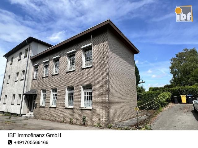 IBF Immo + Geräumiges freies EFH mit Stellplatz in Kohlscheid!
