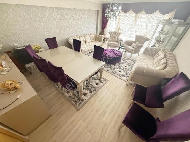 Çigdemtepe Cadde Üzerinde Çift Bloklu Site İçerisinde 3+1