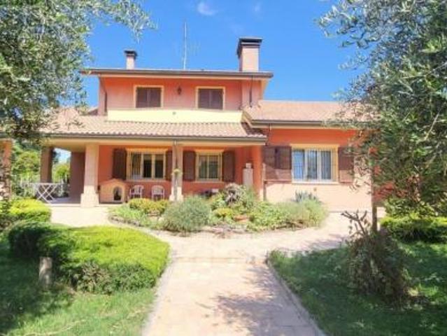 Igea Marina villa indipendente con giardino