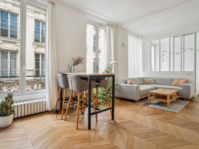 ID392 Cozy 2 bedroom flat in Rue Mandar/Montorgeuil