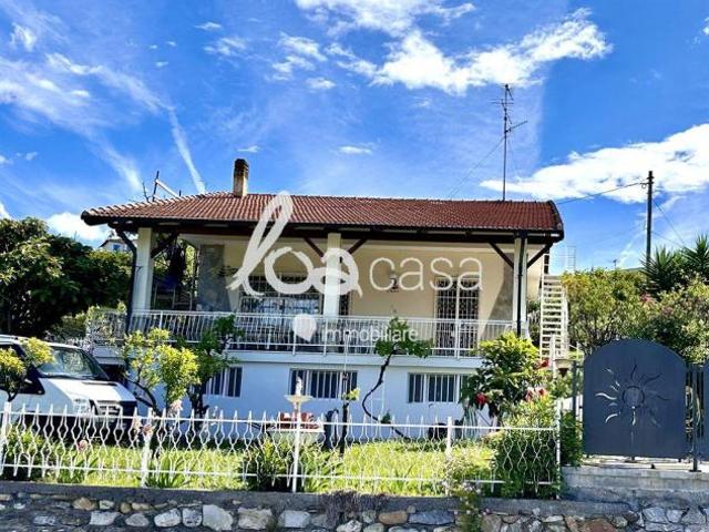 ID 570 Boissano casa indipendente con giardino, box e sottotetto