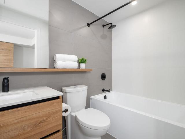 ID#136 #1408 – 10448 University Drive, Surrey, BC, V3T 0S7 1 Bedroom Apartment for Rent at 10448 University Dr, Surrey, BC V3T 0S7 Surrey Metro Centre