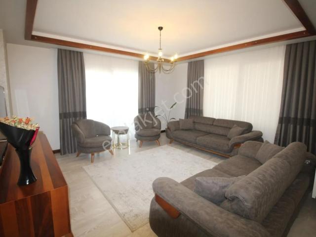 idol'den 200m2 Teras Alanlı,havuzlu,d.gazlı,ygn.odalı 3,5+1