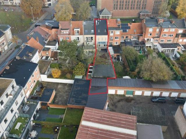 Ideaal gelegen instapklare stadswoning van 290m2 met lift e