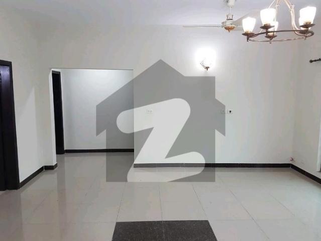 Ideal 10 Marla Flat Available In Askari 11, Lahore Askari 11
