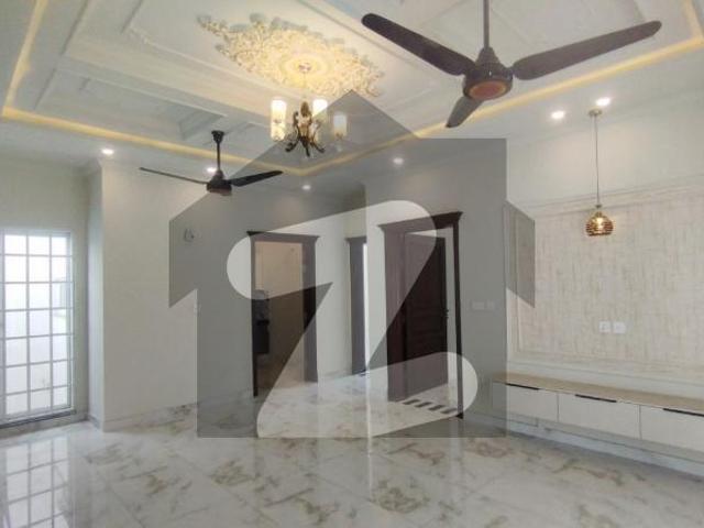 Ideal 10 Marla House Available In LDA Avenue Block M, Lahore LDA Avenue Block M