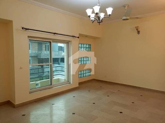 Ideal 12 Marla House Available In I 8/3, Islamabad