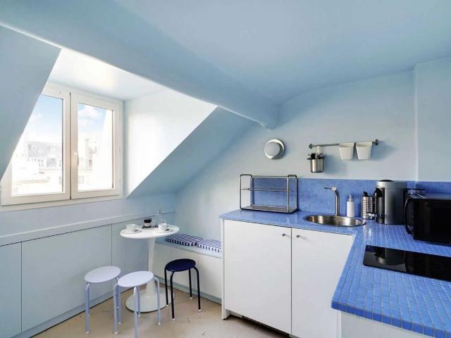 Ideal accommodation for students and young workers, located in a very chic and pleasant area Paris Amsterdam Apartments for Rent