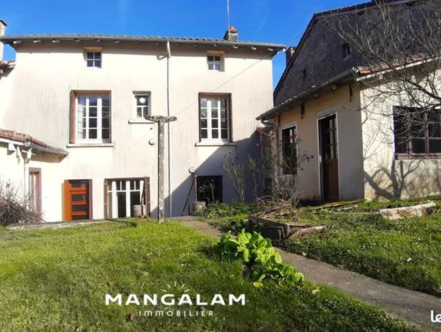 IDEAL artisan Agréable maison de village en pierres 160m² avec jardin et dépendances