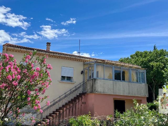 Idéal artisan, indépendant ou famille maison avec garages et. 86m² Cardet