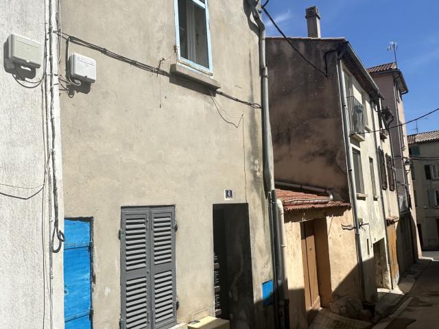 IDEAL ARTISAN travaux importants MAIS POTENTIEL INTERESSANT