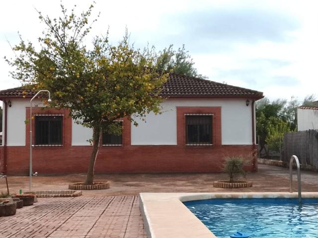 Ideal casa con terreno, pista tenis y piscina en las Quemadillas