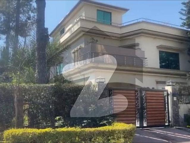Ideal Corner House Facing Park Direct Access 7th Ave And Srinagar Highway